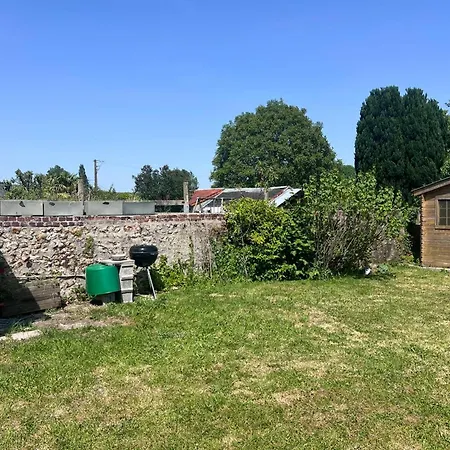 House With Garden Near Honfleur Casa vacanze *